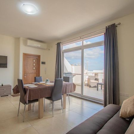 Appartamento Kernice Penthouse With Sea And Country Views Of Xghajra Esterno foto