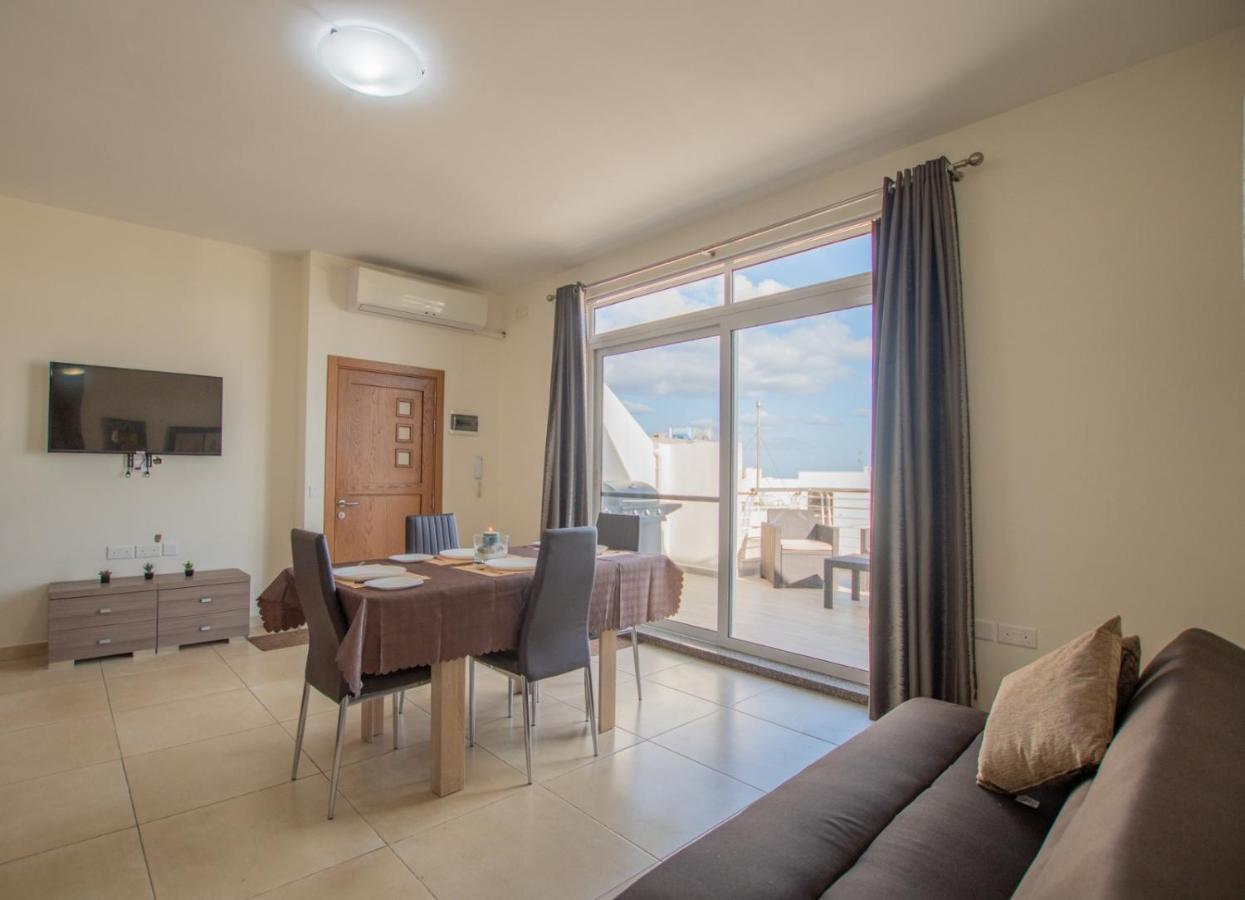 Appartamento Kernice Penthouse With Sea And Country Views Of Xghajra Esterno foto